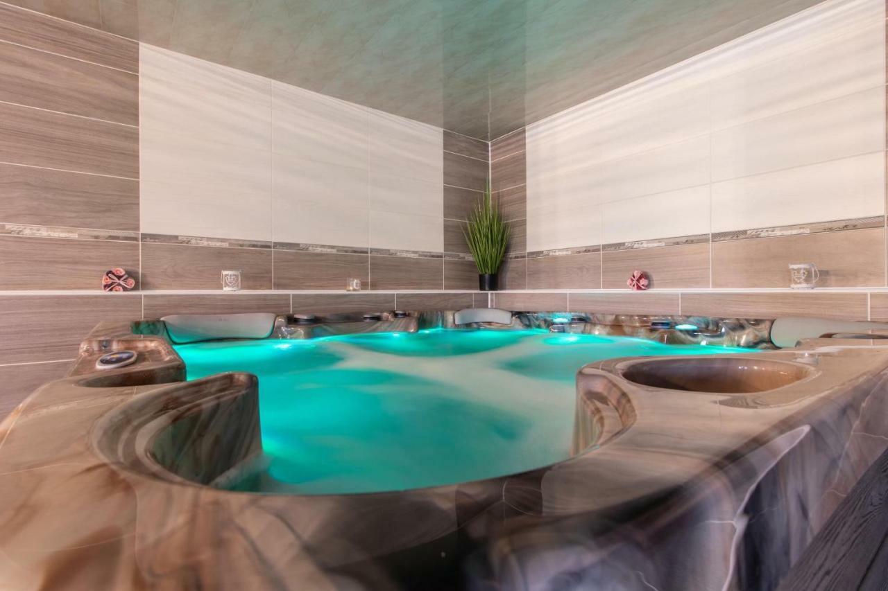 Restaurace Penzion Pod Sumarnikem Tvarozna Lhota المظهر الخارجي الصورة