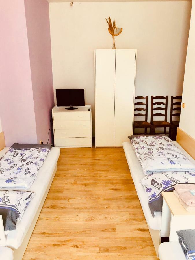 Restaurace Penzion Pod Sumarnikem Tvarozna Lhota المظهر الخارجي الصورة